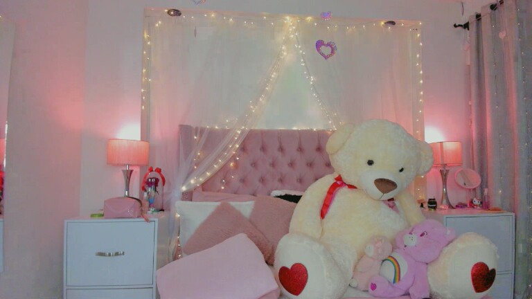 AlexandraWinterr's Streamate show and profile