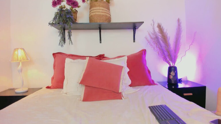 MadissonVega's Streamate show and profile