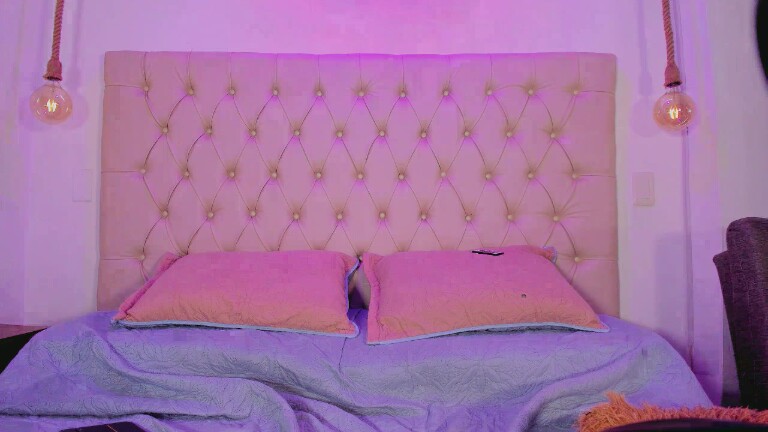 Luna_Storm's Streamate show and profile