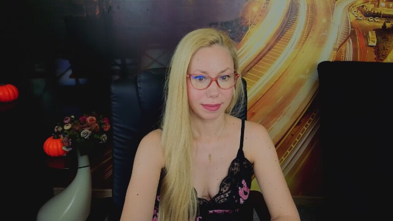 SofiaChastain's Streamate show and profile
