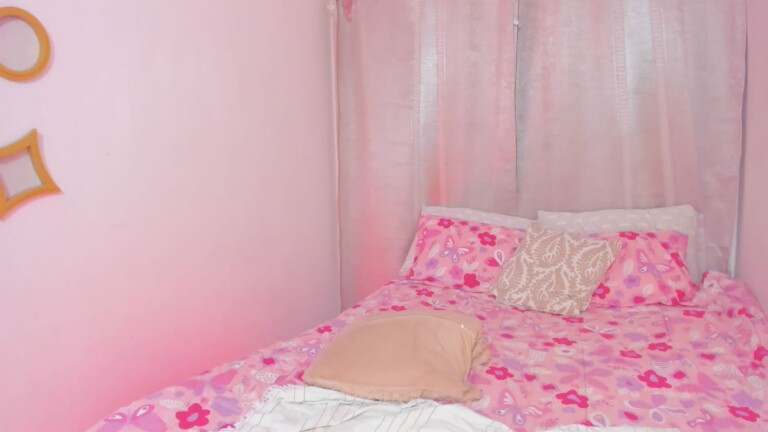 LolaAddams's Streamate show and profile