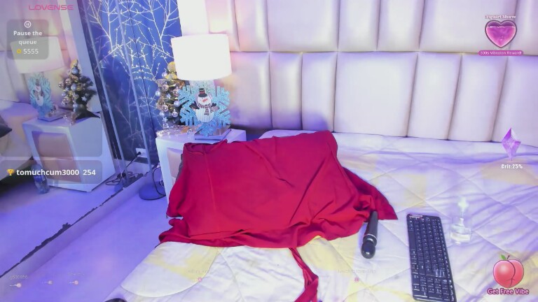 ReinaMiah's Streamate show and profile