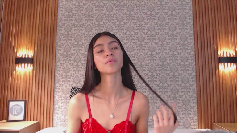 Charlotte_18's Streamate show and profile