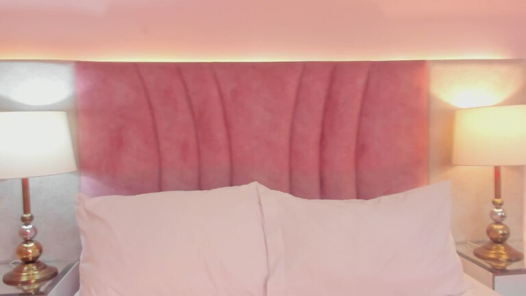 EmmaWeest's Streamate show and profile