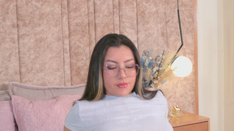 IsaRose's Streamate show and profile