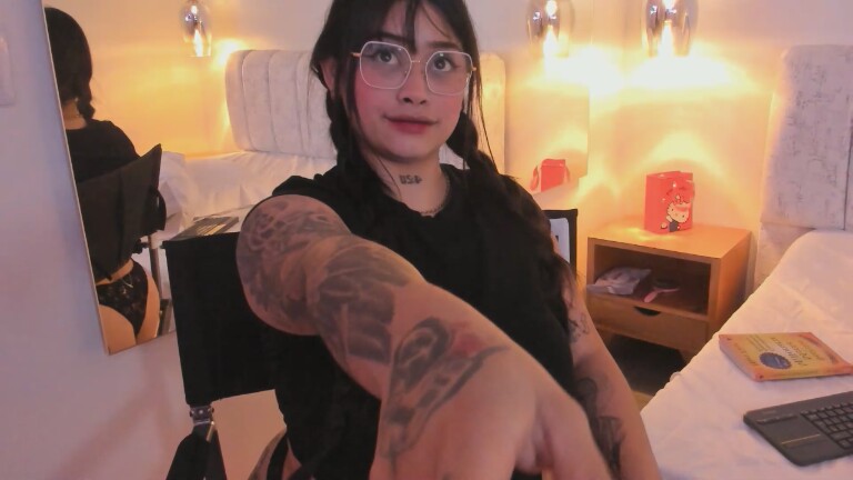 Tara_Moon's Streamate show and profile