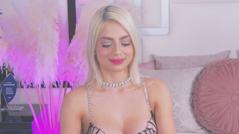 JohanaMiller's Streamate show and profile