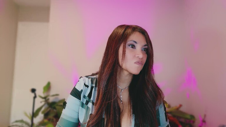 DivineLynn's Streamate show and profile