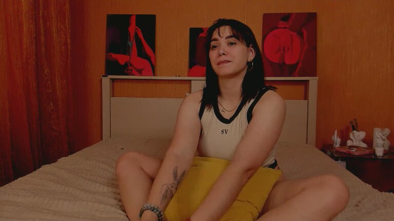 GlamNova's Streamate show and profile