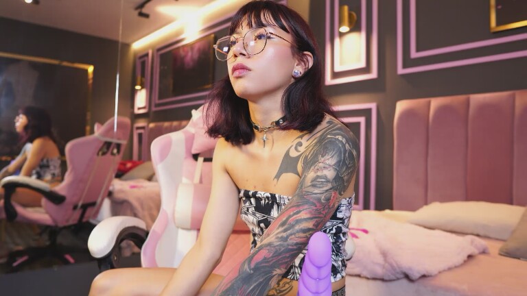 ZaraMiiuw's Streamate show and profile