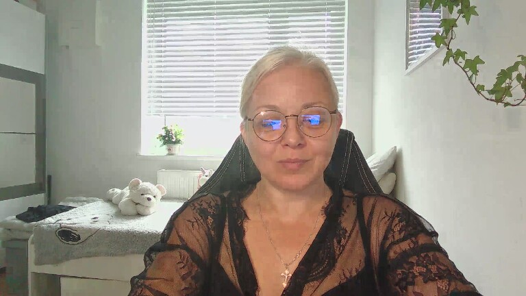 LinsyKim's Streamate show and profile