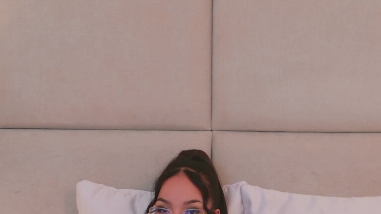 SarahMonclair's Streamate show and profile