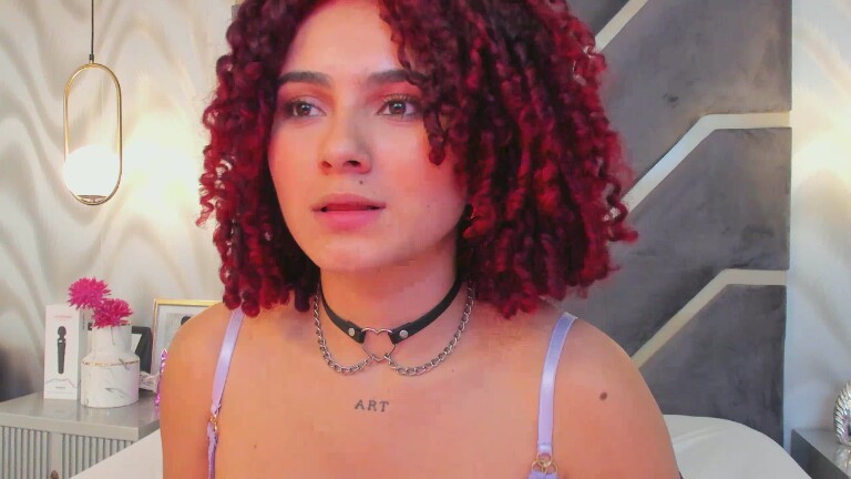 HollyJhonson's Streamate show and profile