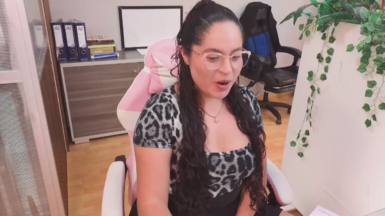 SharaThomas's Streamate show and profile