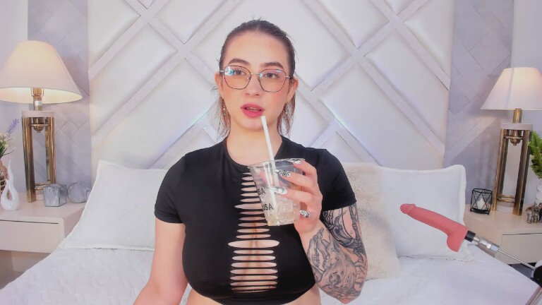 RoxanneWill's Streamate show and profile