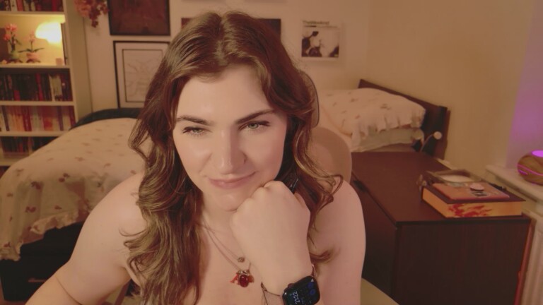 34HHGamerGirlHannah's Streamate show and profile