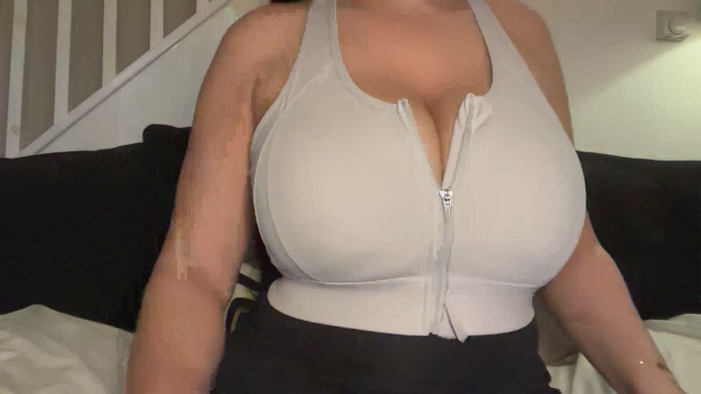 MissMyaBentley's Streamate show and profile