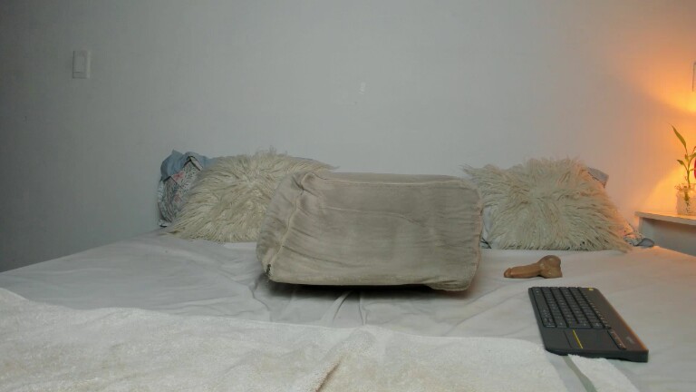 MissHannaX's Streamate show and profile