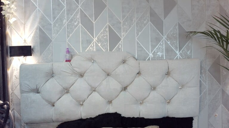 Lia_Bloom's Streamate show and profile