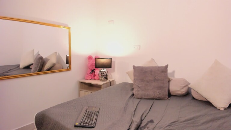 Lia_22's Streamate show and profile