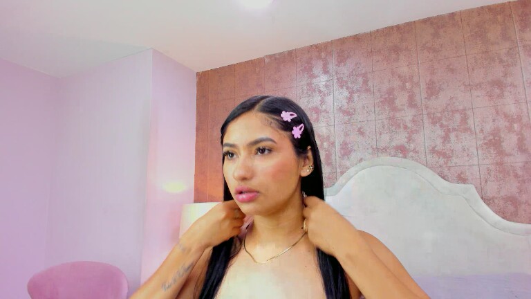 KhloeWonders's Streamate show and profile