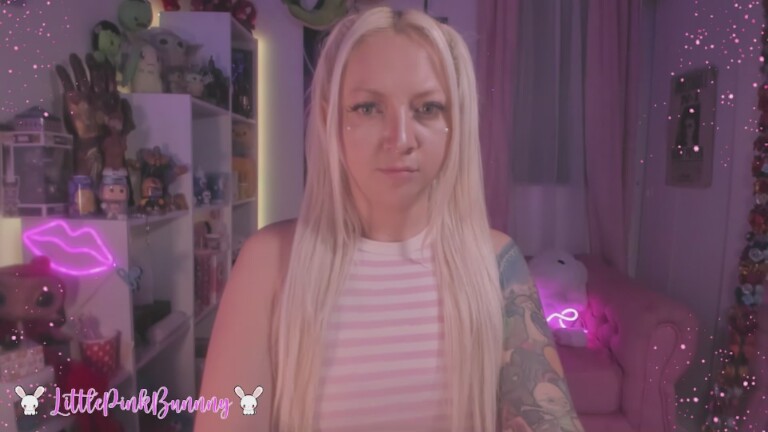 LittlePinkBunnny's Streamate show and profile