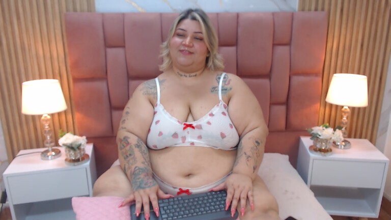 Evaverse's Streamate show and profile