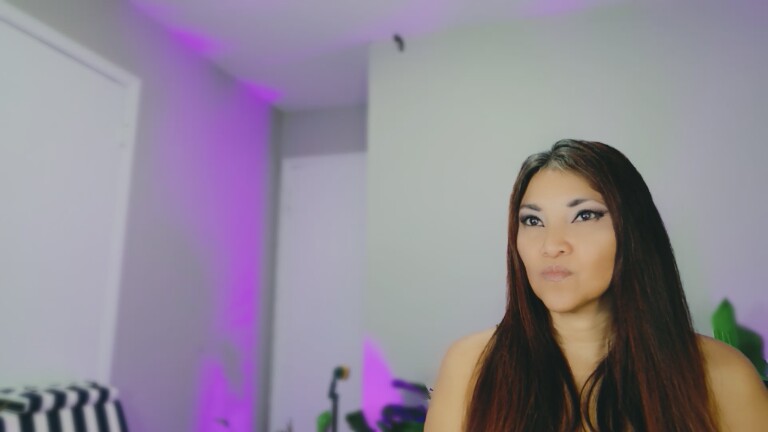 DivineLynn's Streamate show and profile