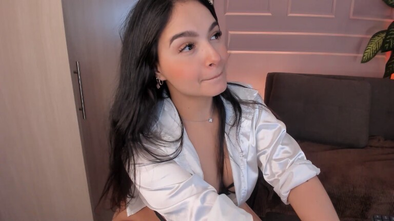 BellaSophiee's Streamate show and profile