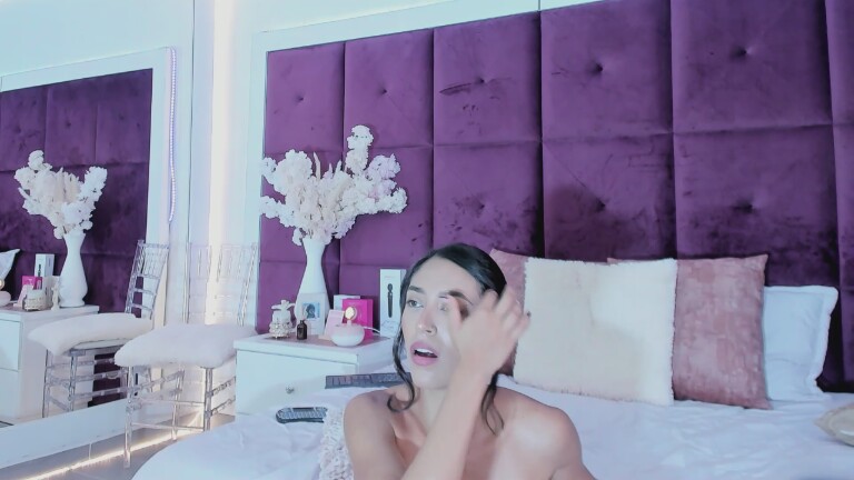 LaraOlsen's Streamate show and profile