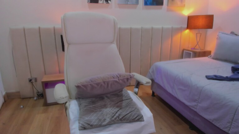 DanielaCoopper's Streamate show and profile