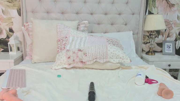 AlyciaParks's Streamate show and profile