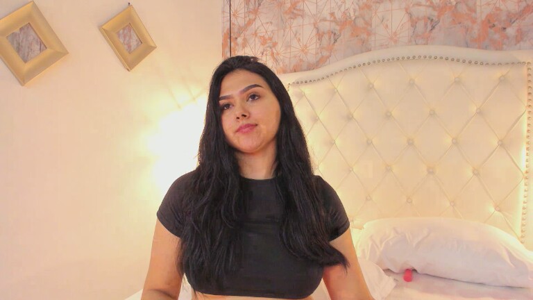 SaharaLyn's Streamate show and profile