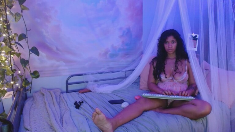 VegaVyxen_22's Streamate show and profile