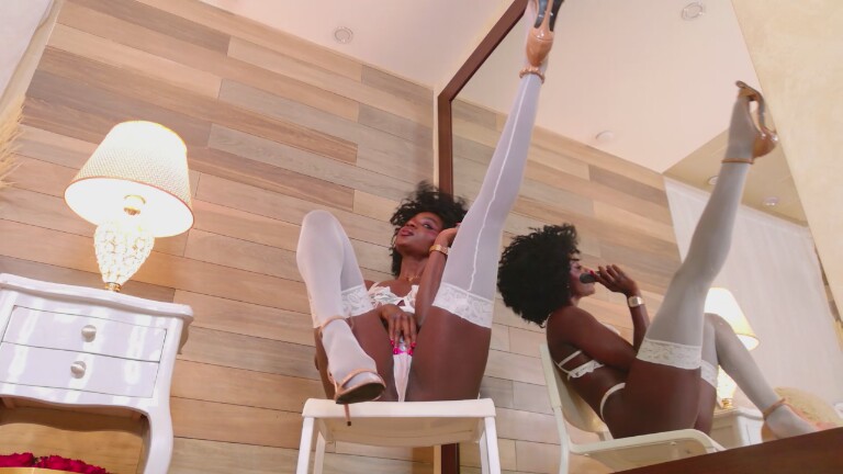 YaraDavis's Streamate show and profile