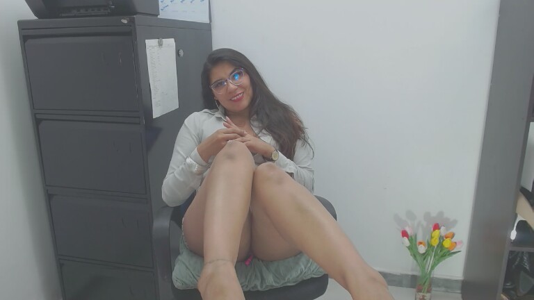 LunaDumont's Streamate show and profile