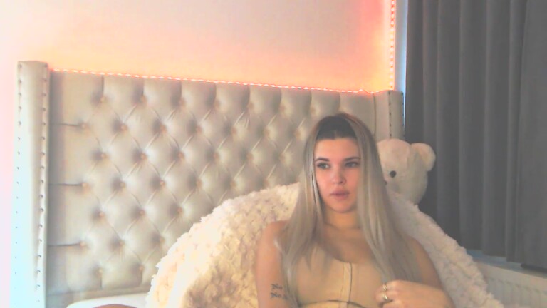 SharaBell's Streamate show and profile