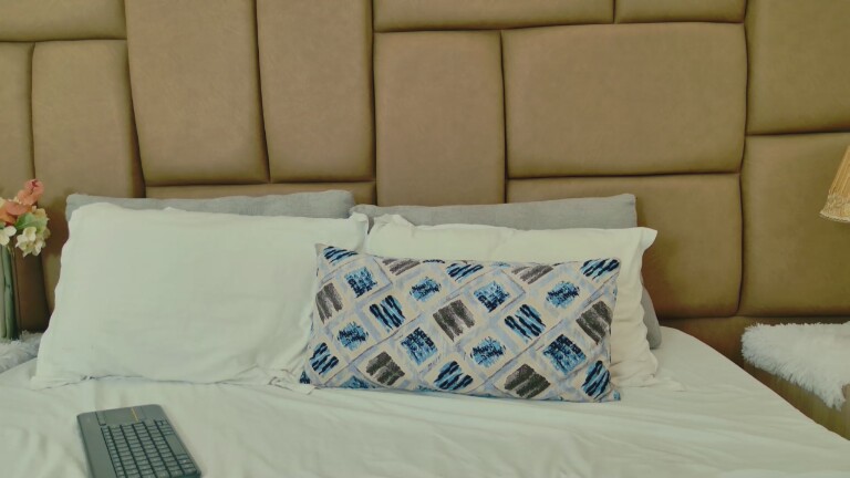 MiaCastel's Streamate show and profile