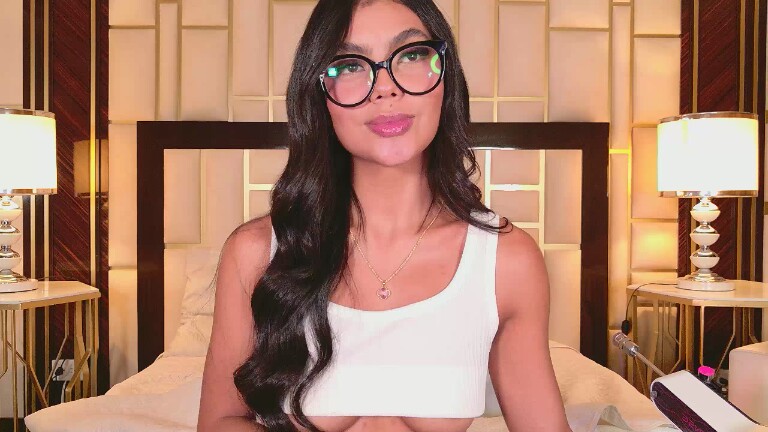 AnnieMilan's Streamate show and profile