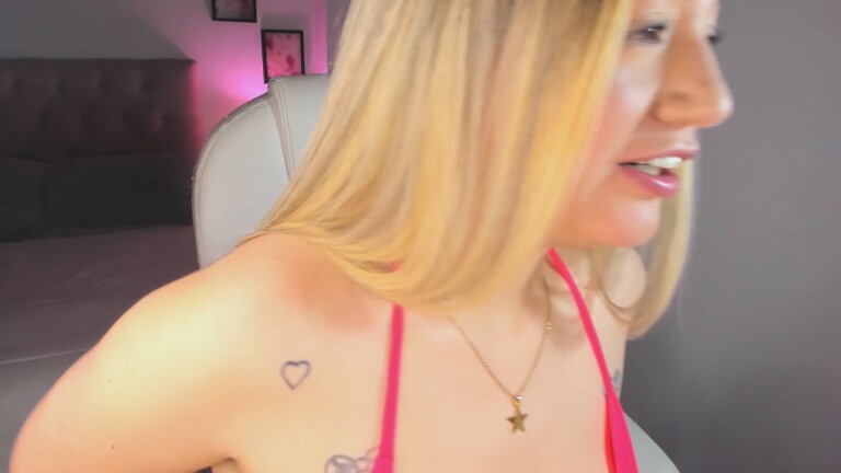 Sara019's Streamate show and profile