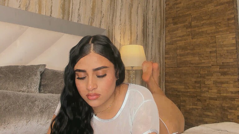 Sara_Hanniston's Streamate show and profile