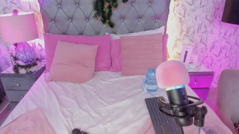 MaddieWaves's Streamate show and profile