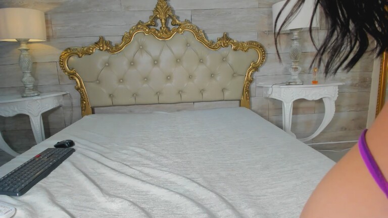 JadeRusell's Streamate show and profile