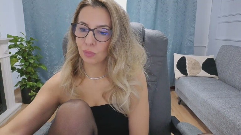 MsSuky's Streamate show and profile