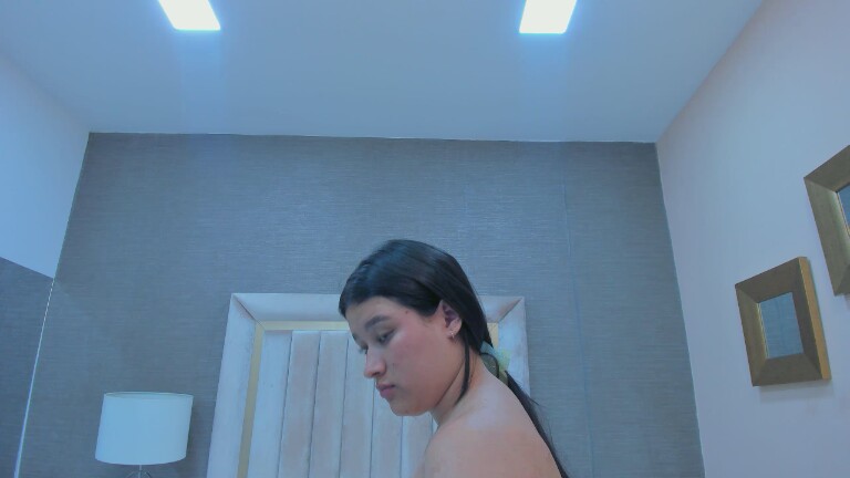 EmiRoseth's Streamate show and profile