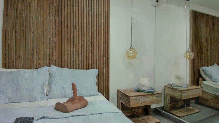 MaraMoore's Streamate show and profile