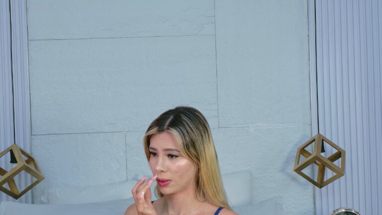 RileySweet's Streamate show and profile