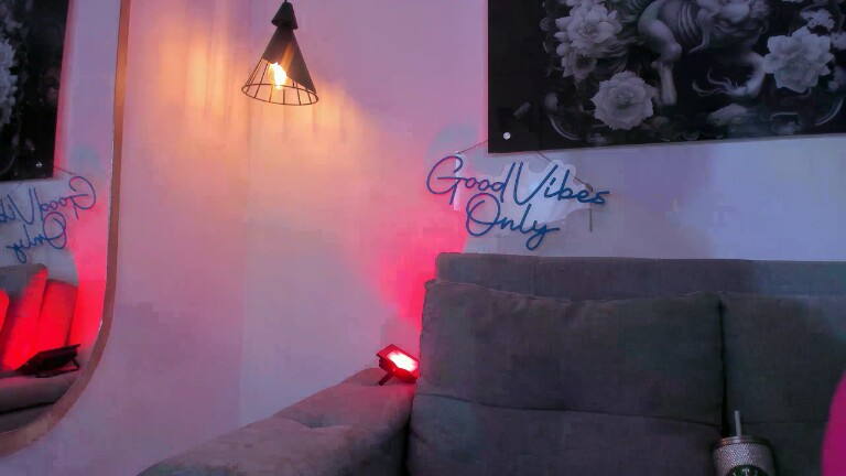 MacarenaEscobar27's Streamate show and profile