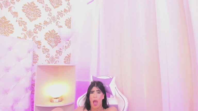 EMA_LAMBERT's Streamate show and profile