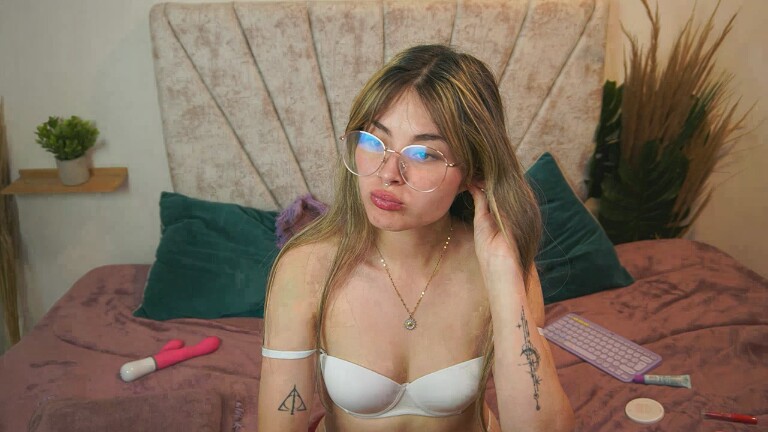 IamAbbi's Streamate show and profile